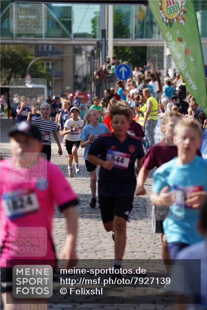 13.06.2025 - Holstenköstenlauf Felixshl http://msf.ph/oto/7927139 13.06.2025 16:51:46 Laufen 27, 51, 128, 137, 146, 406, 541, 544, 807, 812, 1028, 1166, 1167, 1371, 1824, 1860 meine-sportfotos.de