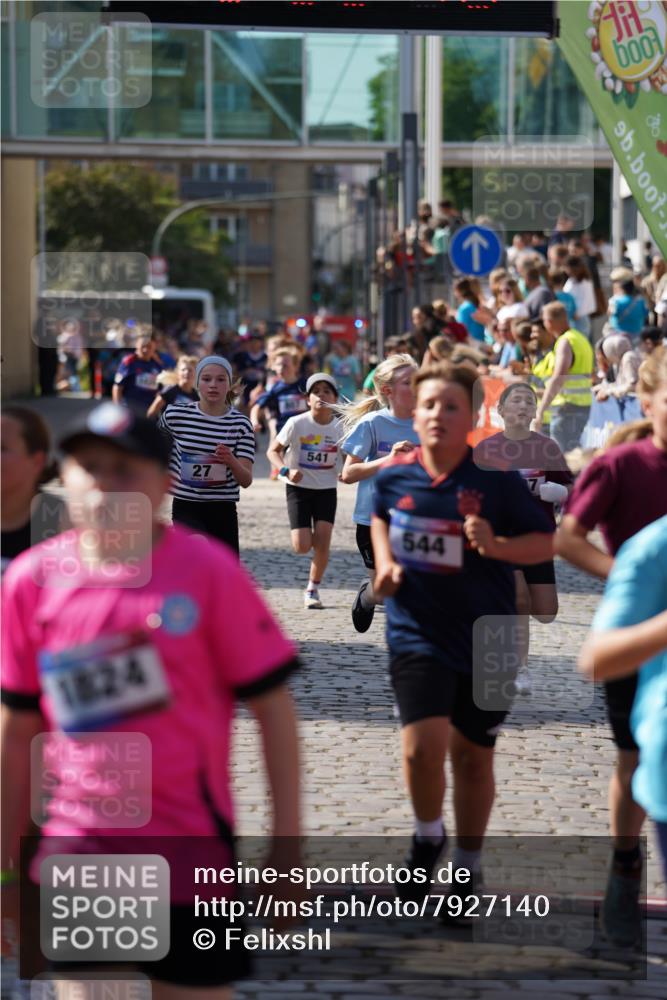 13.06.2025 - Holstenköstenlauf Felixshl http://msf.ph/oto/7927140 13.06.2025 16:51:47 Laufen 27, 51, 128, 137, 146, 406, 541, 544, 807, 812, 1028, 1164, 1166, 1167, 1371, 1860 meine-sportfotos.de