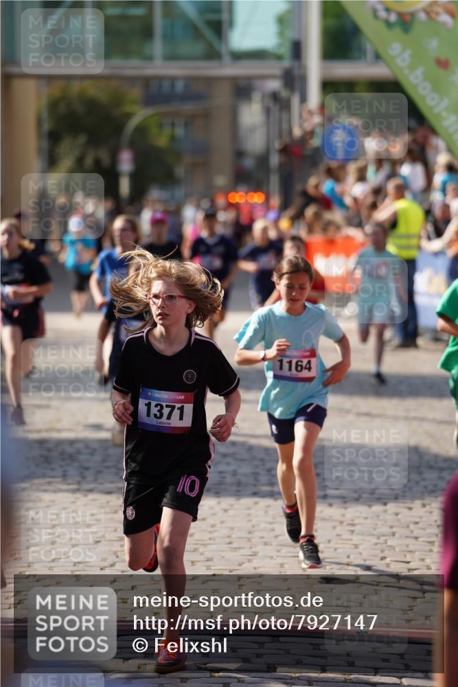 13.06.2025 - Holstenköstenlauf Felixshl http://msf.ph/oto/7927147 13.06.2025 16:51:54 Laufen 41, 48, 93, 146, 399, 541, 802, 807, 815, 1028, 1032, 1034, 1113, 1164, 1260, 1366, 1371, 1935 meine-sportfotos.de