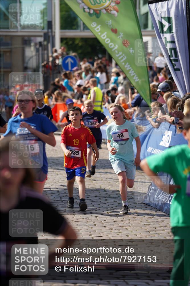 13.06.2025 - Holstenköstenlauf Felixshl http://msf.ph/oto/7927153 13.06.2025 16:51:57 Laufen 41, 48, 93, 399, 537, 802, 815, 1032, 1034, 1113, 1164, 1260, 1366, 1371, 1935 meine-sportfotos.de