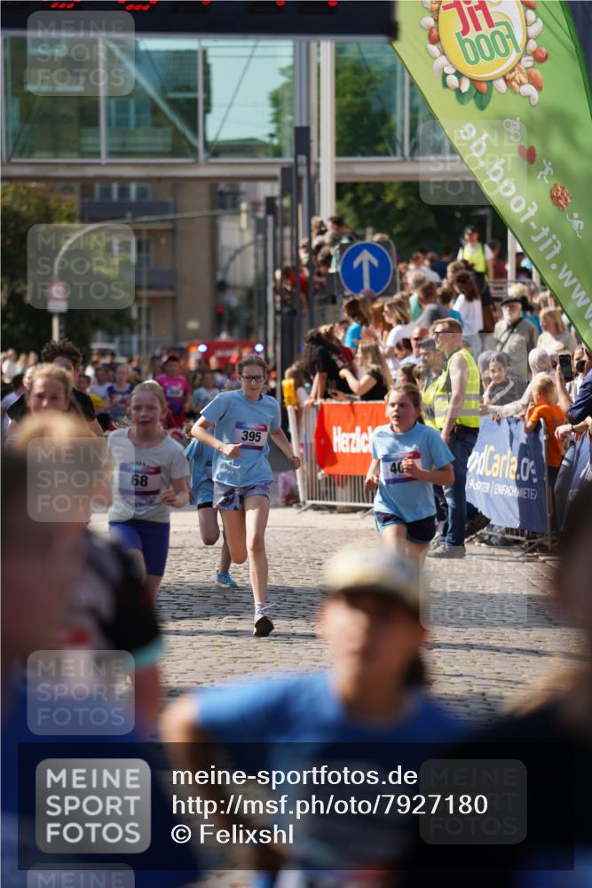 13.06.2025 - Holstenköstenlauf Felixshl http://msf.ph/oto/7927180 13.06.2025 16:52:10 Laufen 68, 395, 397, 400, 405, 798, 814, 1040, 1109, 1111, 1883 meine-sportfotos.de