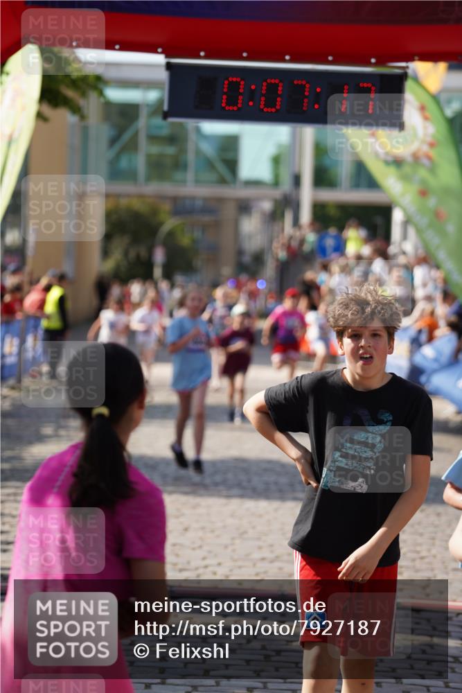 13.06.2025 - Holstenköstenlauf Felixshl http://msf.ph/oto/7927187 13.06.2025 16:52:16 Laufen 68, 126, 255, 256, 395, 397, 400, 405, 540, 660, 809, 817, 927, 930, 1109, 1250 meine-sportfotos.de