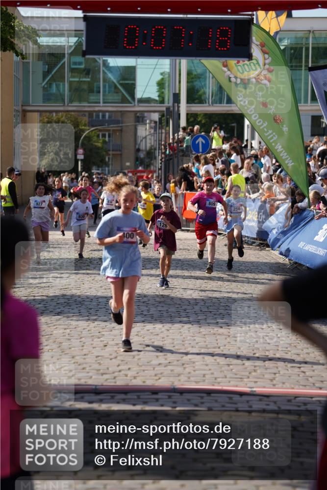 13.06.2025 - Holstenköstenlauf Felixshl http://msf.ph/oto/7927188 13.06.2025 16:52:17 Laufen 126, 255, 256, 395, 397, 400, 405, 540, 660, 809, 817, 927, 930, 1250 meine-sportfotos.de