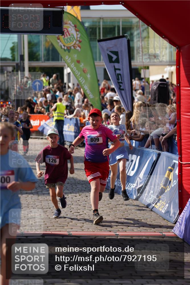 13.06.2025 - Holstenköstenlauf Felixshl http://msf.ph/oto/7927195 13.06.2025 16:52:20 Laufen 126, 255, 256, 262, 266, 400, 540, 549, 660, 809, 817, 927, 930, 936, 1250, 1266 meine-sportfotos.de