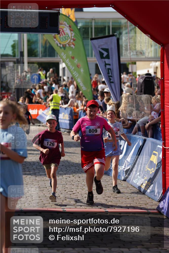 13.06.2025 - Holstenköstenlauf Felixshl http://msf.ph/oto/7927196 13.06.2025 16:52:20 Laufen 126, 255, 256, 262, 266, 400, 540, 549, 660, 809, 817, 927, 930, 936, 1250, 1266 meine-sportfotos.de