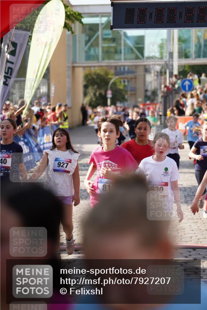 13.06.2025 - Holstenköstenlauf Felixshl http://msf.ph/oto/7927207 13.06.2025 16:52:24 Laufen 126, 255, 256, 262, 266, 394, 412, 540, 549, 660, 809, 817, 927, 930, 936, 1250, 1266 meine-sportfotos.de