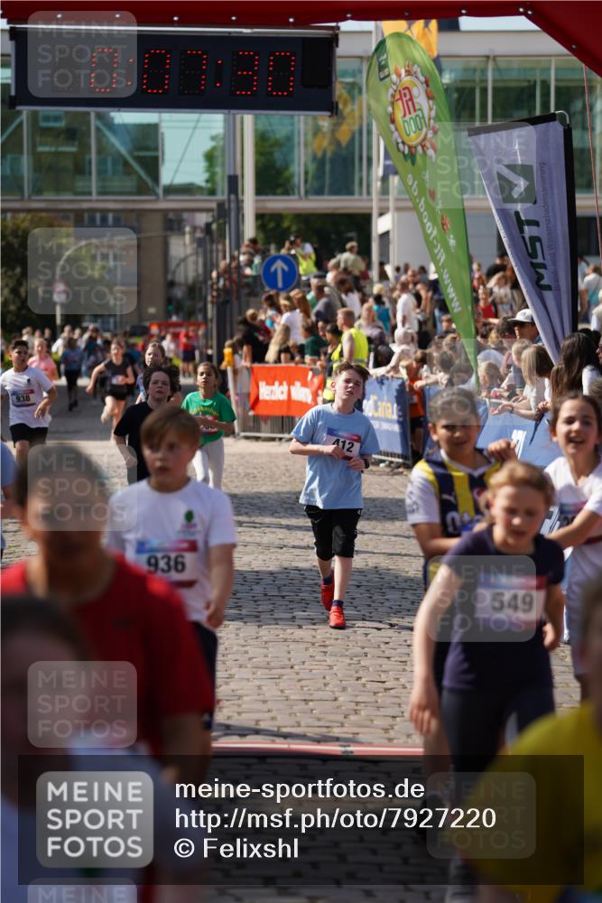13.06.2025 - Holstenköstenlauf Felixshl http://msf.ph/oto/7927220 13.06.2025 16:52:29 Laufen 262, 266, 394, 412, 549, 555, 936, 938, 1108, 1263, 1266 meine-sportfotos.de