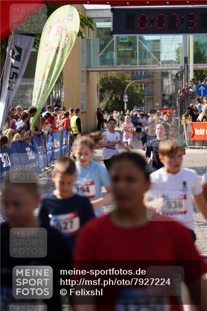 13.06.2025 - Holstenköstenlauf Felixshl http://msf.ph/oto/7927224 13.06.2025 16:52:30 Laufen 71, 72, 262, 266, 394, 412, 549, 555, 936, 938, 1108, 1263, 1266 meine-sportfotos.de
