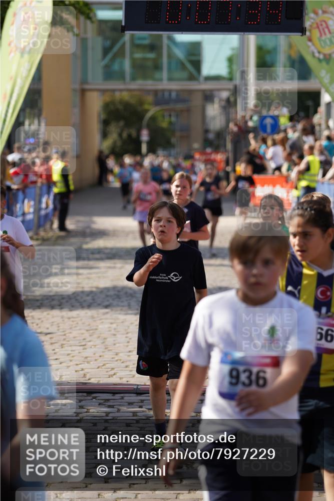 13.06.2025 - Holstenköstenlauf Felixshl http://msf.ph/oto/7927229 13.06.2025 16:52:33 Laufen 71, 72, 394, 412, 535, 538, 555, 938, 1108, 1263 meine-sportfotos.de