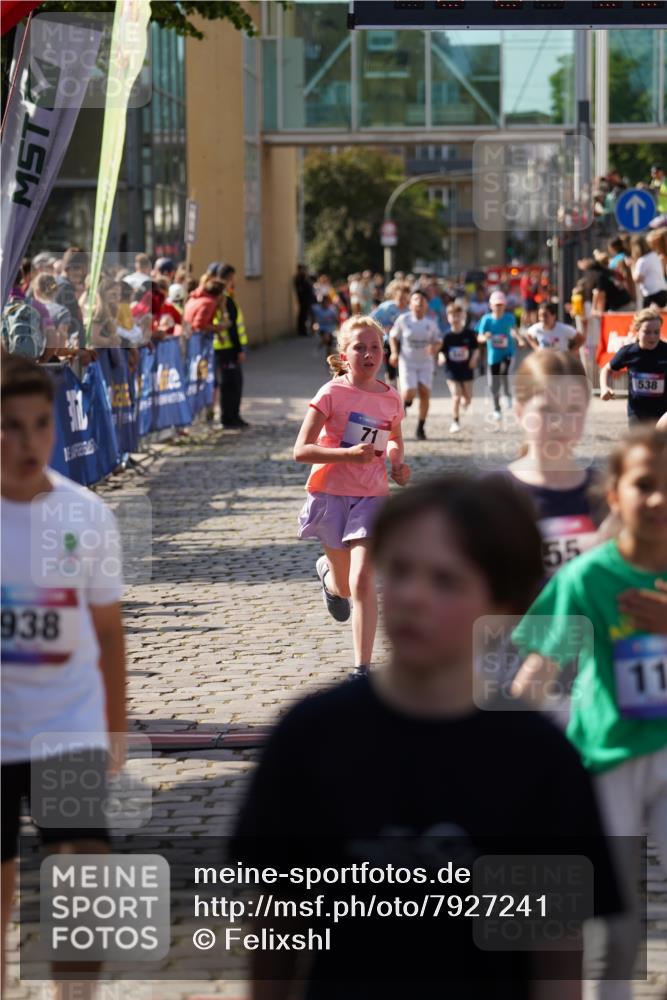 13.06.2025 - Holstenköstenlauf Felixshl http://msf.ph/oto/7927241 13.06.2025 16:52:37 Laufen 71, 72, 535, 538, 542, 555, 800, 803, 938, 1108, 1263 meine-sportfotos.de