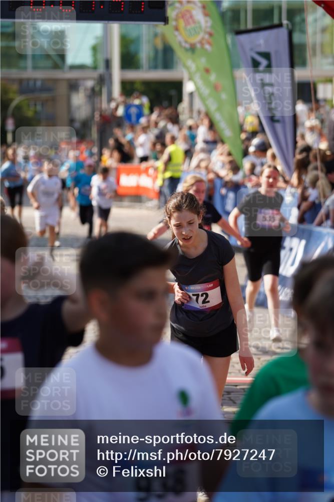 13.06.2025 - Holstenköstenlauf Felixshl http://msf.ph/oto/7927247 13.06.2025 16:52:40 Laufen 71, 72, 257, 403, 535, 538, 542, 797, 800, 803, 1253 meine-sportfotos.de