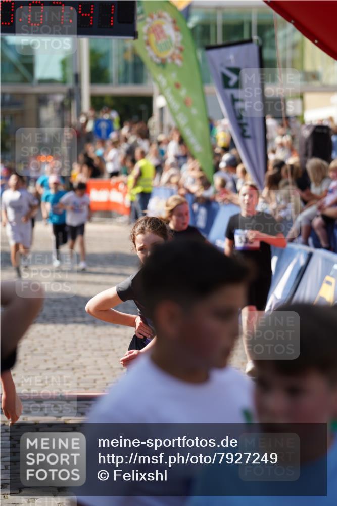 13.06.2025 - Holstenköstenlauf Felixshl http://msf.ph/oto/7927249 13.06.2025 16:52:40 Laufen 71, 72, 257, 403, 535, 538, 542, 797, 800, 803, 1253 meine-sportfotos.de