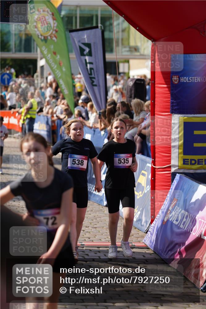 13.06.2025 - Holstenköstenlauf Felixshl http://msf.ph/oto/7927250 13.06.2025 16:52:41 Laufen 71, 72, 257, 403, 535, 538, 542, 797, 800, 803, 1253 meine-sportfotos.de