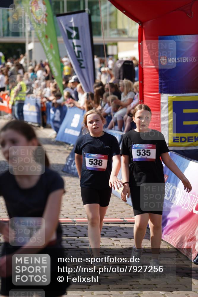 13.06.2025 - Holstenköstenlauf Felixshl http://msf.ph/oto/7927256 13.06.2025 16:52:42 Laufen 71, 72, 257, 403, 535, 538, 542, 797, 800, 803, 816, 1253 meine-sportfotos.de