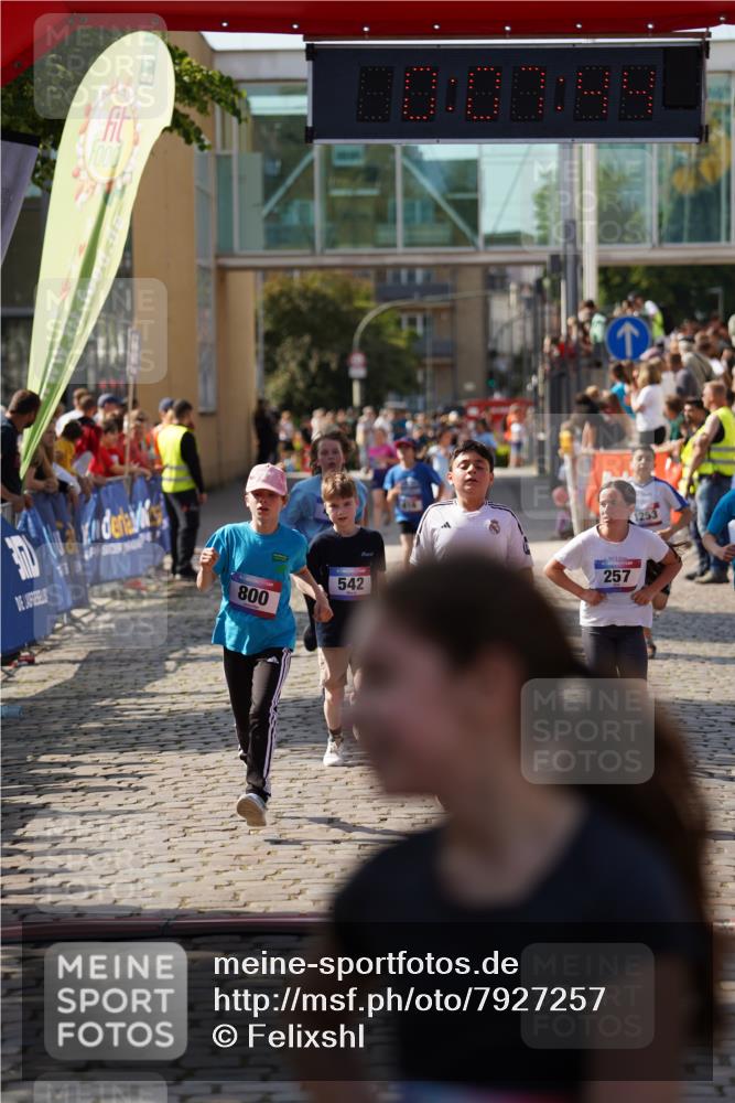 13.06.2025 - Holstenköstenlauf Felixshl http://msf.ph/oto/7927257 13.06.2025 16:52:43 Laufen 257, 403, 535, 538, 542, 797, 800, 803, 816, 1253 meine-sportfotos.de
