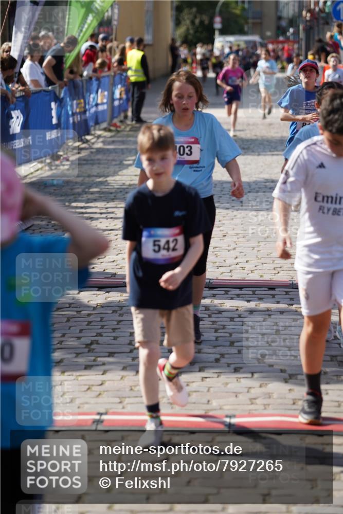 13.06.2025 - Holstenköstenlauf Felixshl http://msf.ph/oto/7927265 13.06.2025 16:52:49 Laufen 257, 403, 542, 551, 797, 803, 816, 931, 1253 meine-sportfotos.de