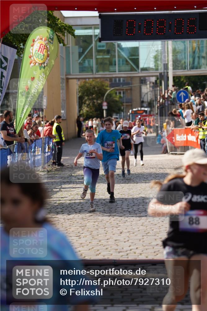 13.06.2025 - Holstenköstenlauf Felixshl http://msf.ph/oto/7927310 13.06.2025 16:53:05 Laufen 88, 89, 258, 261, 808, 1254, 1257, 1835 meine-sportfotos.de