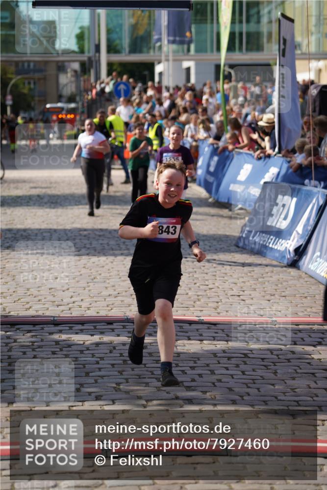 13.06.2025 - Holstenköstenlauf Felixshl http://msf.ph/oto/7927460 13.06.2025 16:54:28 Laufen 547, 1255, 1256 meine-sportfotos.de