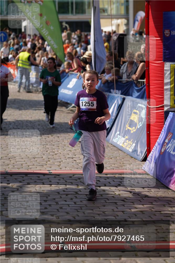 13.06.2025 - Holstenköstenlauf Felixshl http://msf.ph/oto/7927465 13.06.2025 16:54:30 Laufen 1255, 1256 meine-sportfotos.de