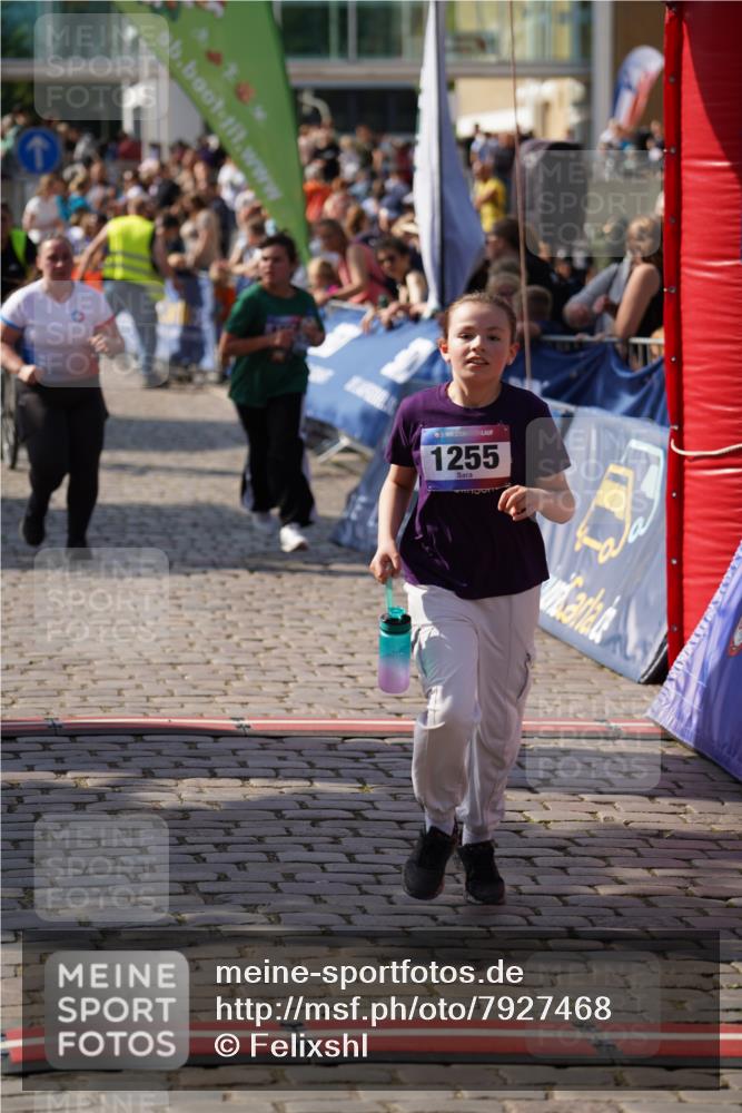 13.06.2025 - Holstenköstenlauf Felixshl http://msf.ph/oto/7927468 13.06.2025 16:54:31 Laufen 1255, 1256 meine-sportfotos.de