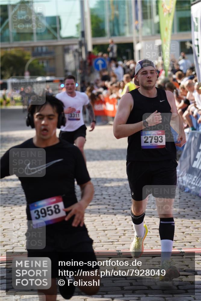 13.06.2025 - Holstenköstenlauf Felixshl http://msf.ph/oto/7928049 13.06.2025 17:52:45 Laufen 2793, 3311, 3958 meine-sportfotos.de