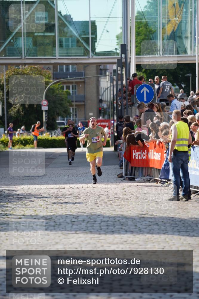 13.06.2025 - Holstenköstenlauf Felixshl http://msf.ph/oto/7928130 13.06.2025 17:53:30 Laufen 2597, 2714, 3759 meine-sportfotos.de