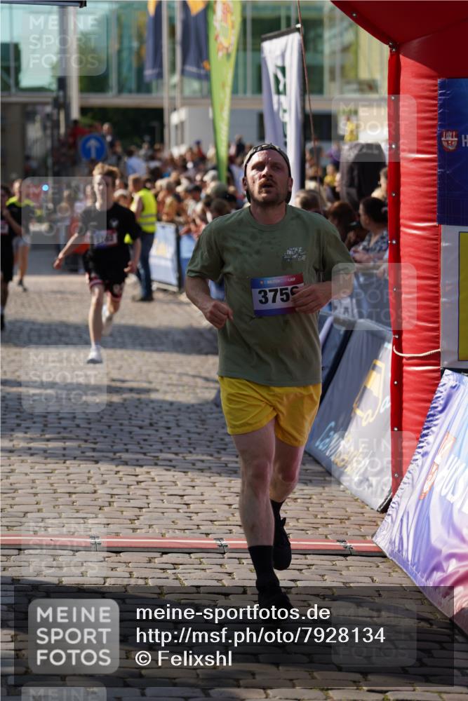 13.06.2025 - Holstenköstenlauf Felixshl http://msf.ph/oto/7928134 13.06.2025 17:53:37 Laufen 2643, 2702, 3580, 3759, 3784 meine-sportfotos.de