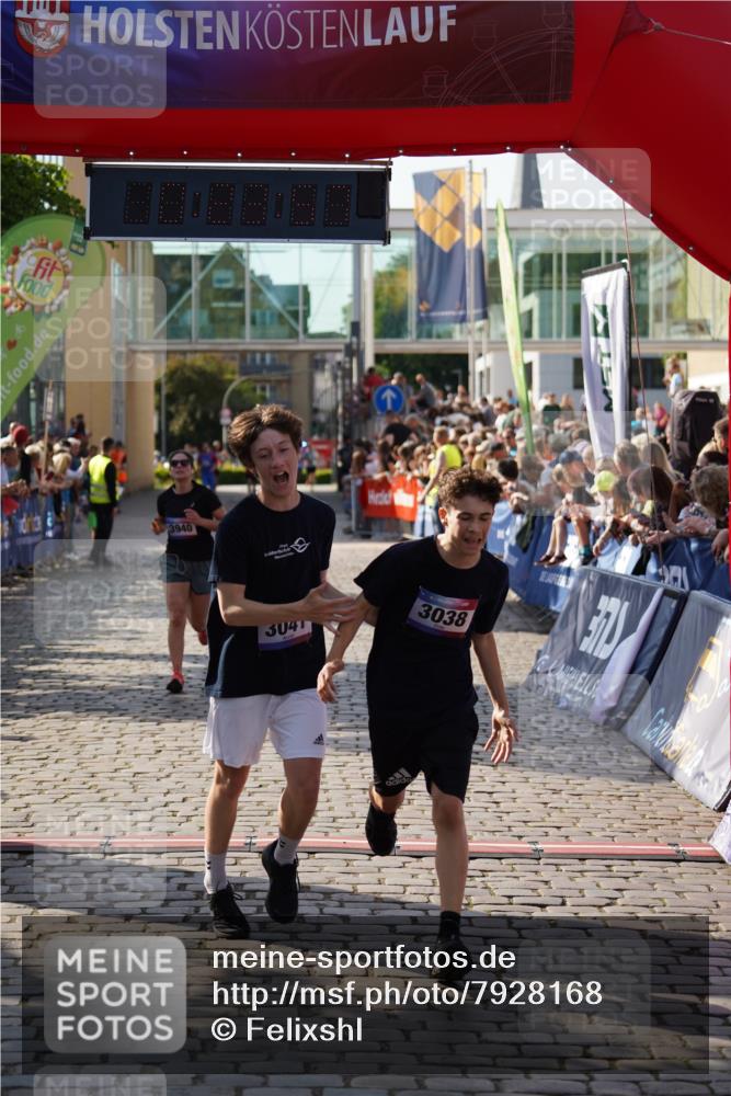 13.06.2025 - Holstenköstenlauf Felixshl http://msf.ph/oto/7928168 13.06.2025 17:53:59 Laufen 2898, 3038, 3041, 3940 meine-sportfotos.de