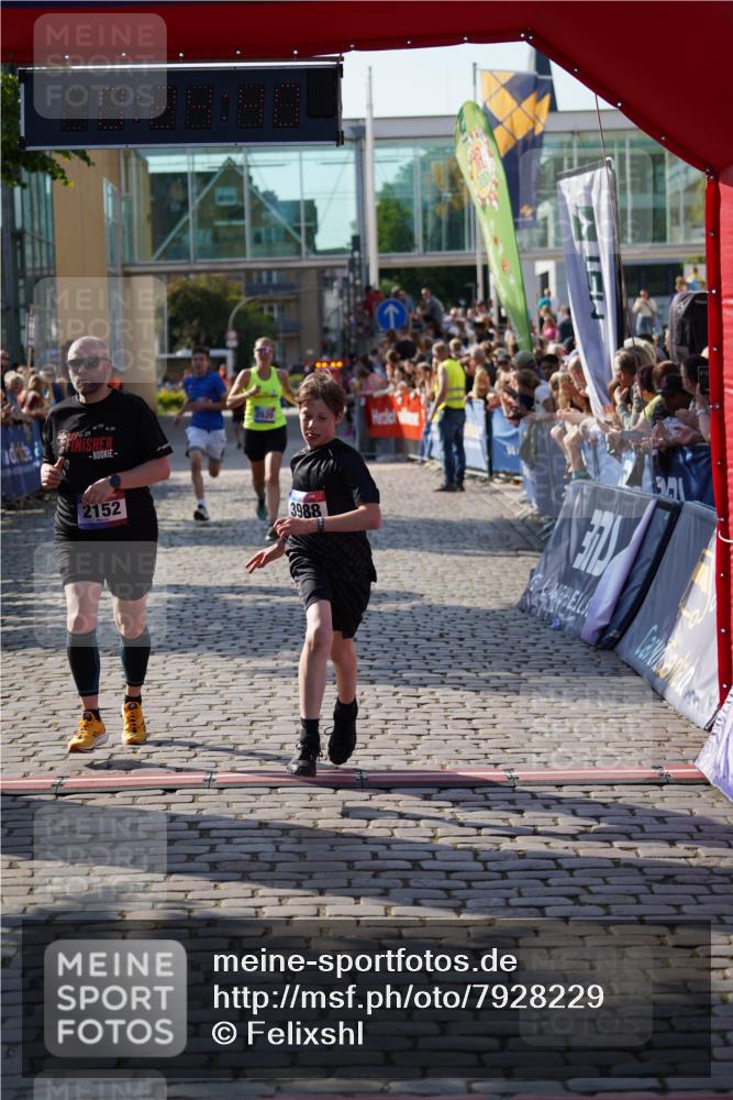 13.06.2025 - Holstenköstenlauf Felixshl http://msf.ph/oto/7928229 13.06.2025 17:54:41 Laufen 2152, 2620, 2979, 3245, 3988 meine-sportfotos.de