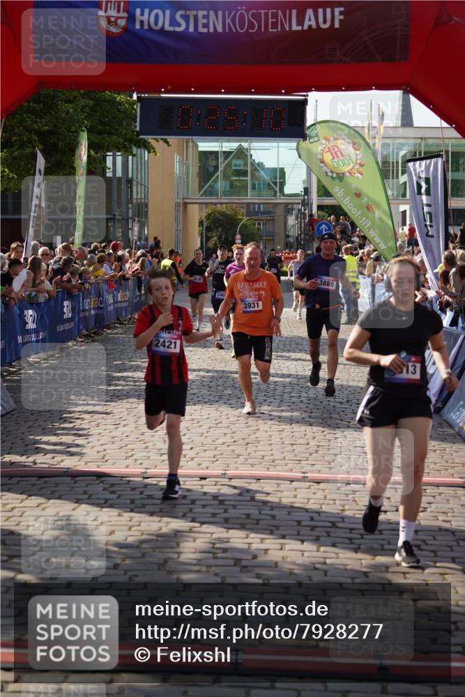 13.06.2025 - Holstenköstenlauf Felixshl http://msf.ph/oto/7928277 13.06.2025 17:55:11 Laufen 2057, 2421, 2462, 2744, 3199, 3642, 3775, 3813, 3889, 3931 meine-sportfotos.de