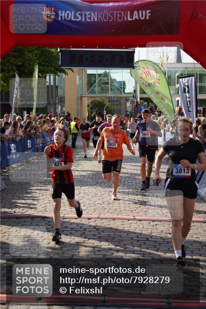 13.06.2025 - Holstenköstenlauf Felixshl http://msf.ph/oto/7928279 13.06.2025 17:55:11 Laufen 2057, 2421, 2462, 2744, 3199, 3642, 3775, 3813, 3889, 3931 meine-sportfotos.de