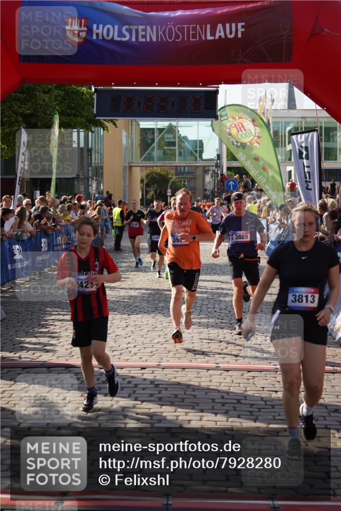 13.06.2025 - Holstenköstenlauf Felixshl http://msf.ph/oto/7928280 13.06.2025 17:55:11 Laufen 2057, 2421, 2462, 2744, 3199, 3642, 3775, 3813, 3889, 3931 meine-sportfotos.de