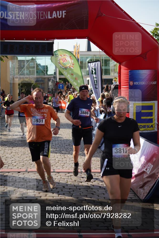 13.06.2025 - Holstenköstenlauf Felixshl http://msf.ph/oto/7928282 13.06.2025 17:55:12 Laufen 2057, 2355, 2421, 2462, 2744, 3199, 3642, 3775, 3813, 3889, 3931 meine-sportfotos.de