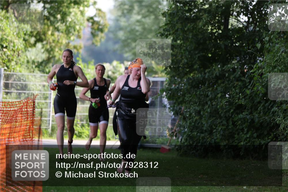 15.06.2025 - 7 Türme Triathlon Michael Strokosch http://msf.ph/oto/7928312 15.06.2025 09:15:31 Schwimmen 86, 97, 98, 99, 100 meine-sportfotos.de
