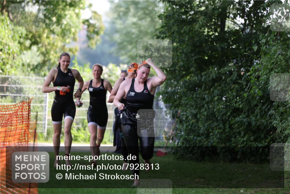 15.06.2025 - 7 Türme Triathlon Michael Strokosch http://msf.ph/oto/7928313 15.06.2025 09:15:31 Schwimmen 86, 97, 98, 99, 100 meine-sportfotos.de