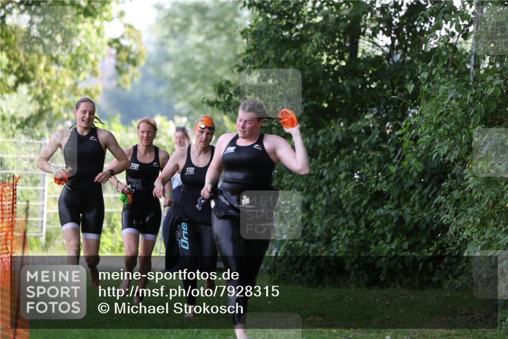 15.06.2025 - 7 Türme Triathlon Michael Strokosch http://msf.ph/oto/7928315 15.06.2025 09:15:32 Schwimmen 86, 97, 98, 99, 100 meine-sportfotos.de