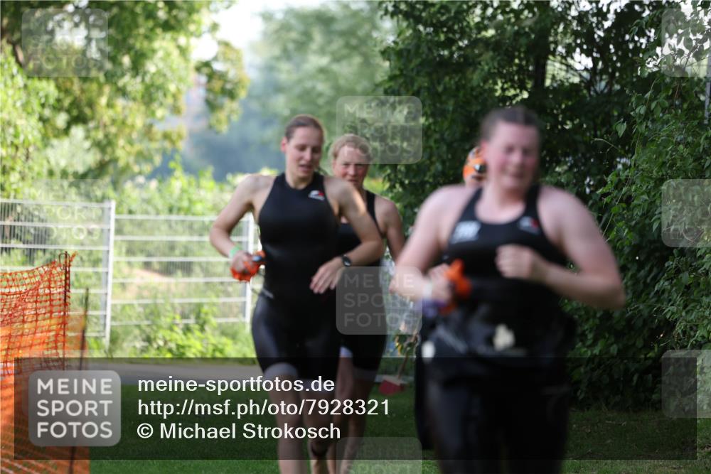 15.06.2025 - 7 Türme Triathlon Michael Strokosch http://msf.ph/oto/7928321 15.06.2025 09:15:34 Schwimmen 86, 97, 98, 99, 100 meine-sportfotos.de