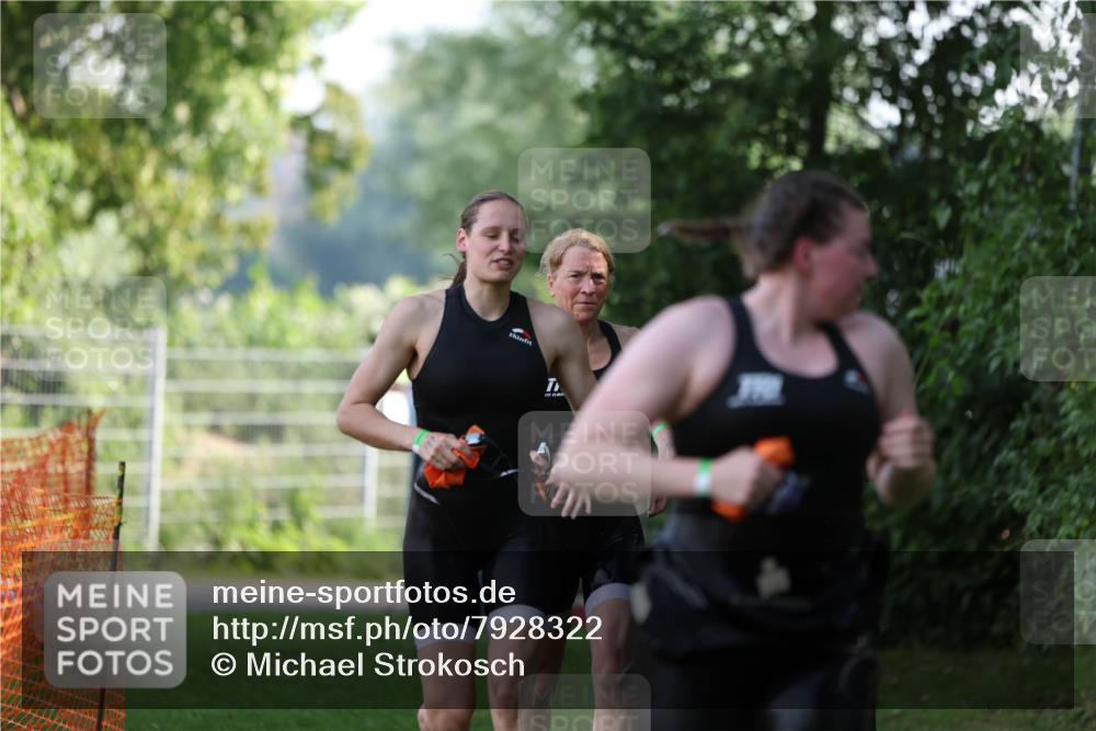 15.06.2025 - 7 Türme Triathlon Michael Strokosch http://msf.ph/oto/7928322 15.06.2025 09:15:34 Schwimmen 86, 97, 98, 99, 100 meine-sportfotos.de