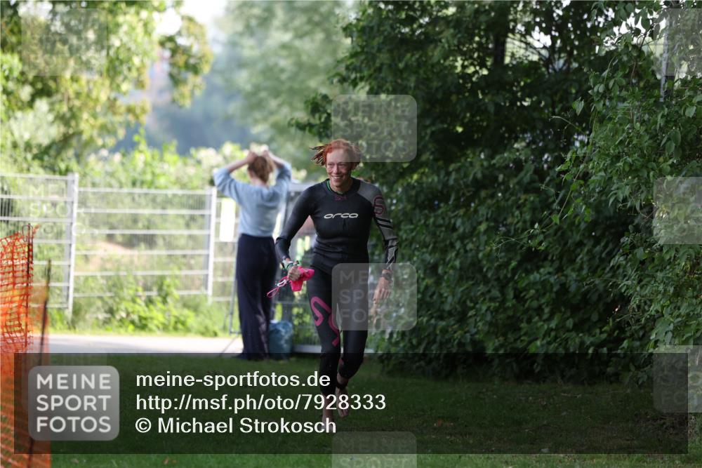 15.06.2025 - 7 Türme Triathlon Michael Strokosch http://msf.ph/oto/7928333 15.06.2025 09:15:40 Schwimmen 86, 97, 98, 99, 100 meine-sportfotos.de
