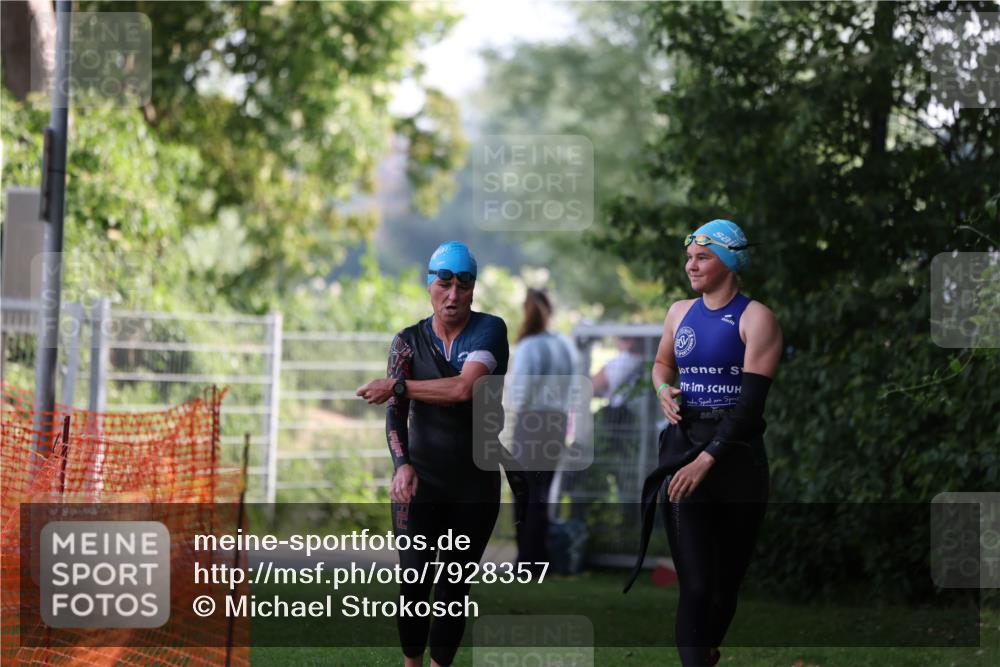 15.06.2025 - 7 Türme Triathlon Michael Strokosch http://msf.ph/oto/7928357 15.06.2025 09:16:04 Schwimmen 83, 84 meine-sportfotos.de