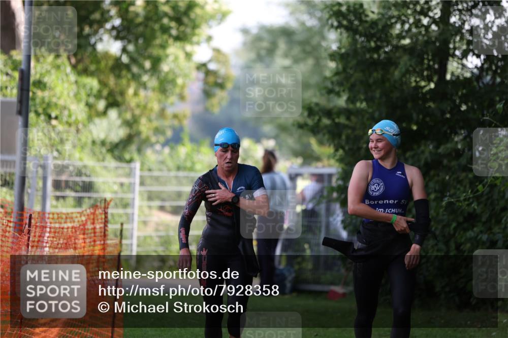 15.06.2025 - 7 Türme Triathlon Michael Strokosch http://msf.ph/oto/7928358 15.06.2025 09:16:04 Schwimmen 83, 84 meine-sportfotos.de