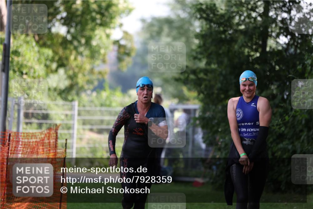15.06.2025 - 7 Türme Triathlon Michael Strokosch http://msf.ph/oto/7928359 15.06.2025 09:16:05 Schwimmen 83, 84 meine-sportfotos.de