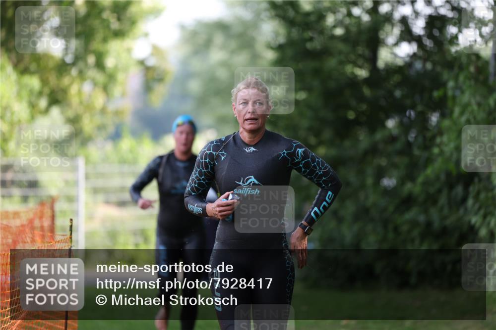 15.06.2025 - 7 Türme Triathlon Michael Strokosch http://msf.ph/oto/7928417 15.06.2025 09:17:05 Schwimmen 81, 82 meine-sportfotos.de