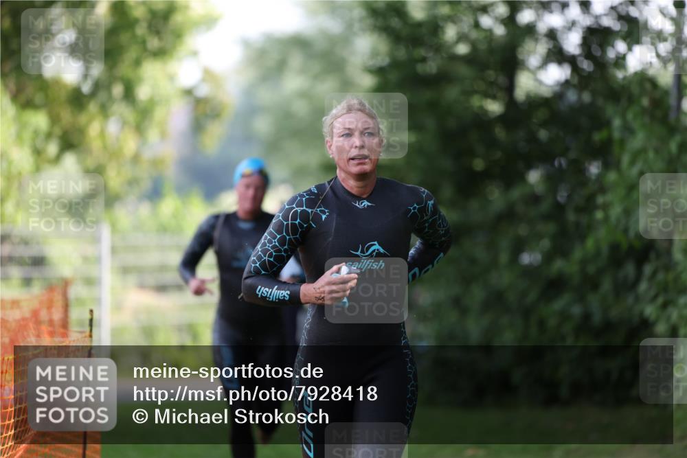 15.06.2025 - 7 Türme Triathlon Michael Strokosch http://msf.ph/oto/7928418 15.06.2025 09:17:05 Schwimmen 81, 82 meine-sportfotos.de
