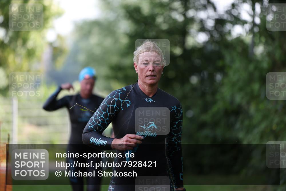 15.06.2025 - 7 Türme Triathlon Michael Strokosch http://msf.ph/oto/7928421 15.06.2025 09:17:06 Schwimmen 81, 82 meine-sportfotos.de