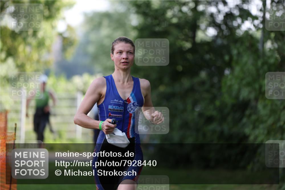 15.06.2025 - 7 Türme Triathlon Michael Strokosch http://msf.ph/oto/7928440 15.06.2025 09:17:35 Schwimmen 11, 12, 13, 14, 103 meine-sportfotos.de