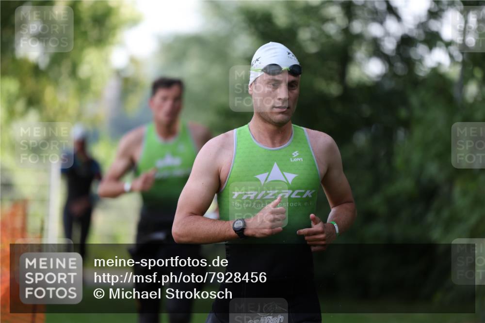 15.06.2025 - 7 Türme Triathlon Michael Strokosch http://msf.ph/oto/7928456 15.06.2025 09:17:42 Schwimmen 11, 12, 13, 14, 103 meine-sportfotos.de