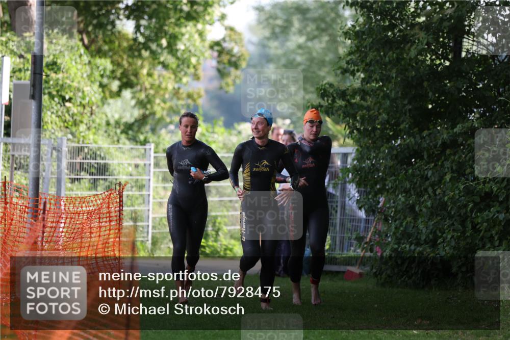 15.06.2025 - 7 Türme Triathlon Michael Strokosch http://msf.ph/oto/7928475 15.06.2025 09:18:16 Schwimmen 113, 114, 115 meine-sportfotos.de