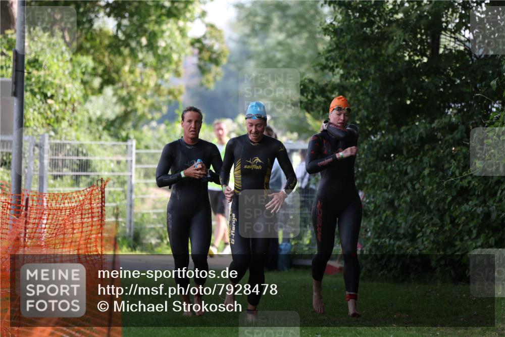 15.06.2025 - 7 Türme Triathlon Michael Strokosch http://msf.ph/oto/7928478 15.06.2025 09:18:17 Schwimmen 113, 114, 115 meine-sportfotos.de