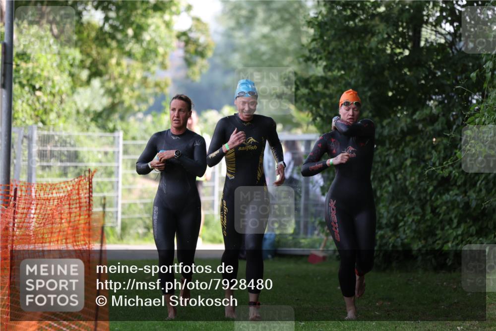 15.06.2025 - 7 Türme Triathlon Michael Strokosch http://msf.ph/oto/7928480 15.06.2025 09:18:17 Schwimmen 113, 114, 115 meine-sportfotos.de